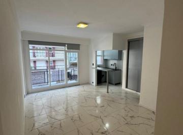 Departamento · 29m² · 1 Ambiente · Departamento en Departamento en Venta 1 Amb a La Calle con Balcón. Reciclado
