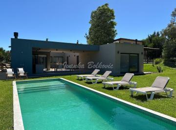 Casa de 4 ambientes, Costa Esmeralda · Alquiler Casa de Vacaciones Costa Esmeralda, Pileta y Todo El Confort