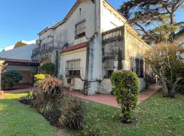 Casa de 8 ambientes, Rosario · Espectacular Propiedad con Amplio Terreno!