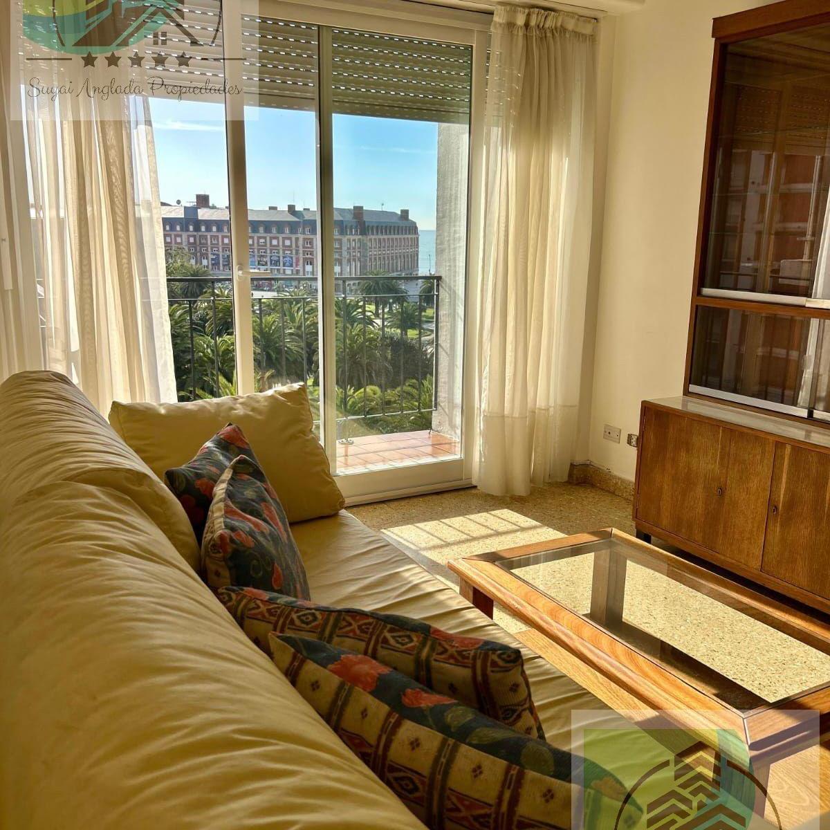 Departamento de 3 ambientes con dependencia, vista al mar y dos balcones – Frente a Plaza Colón