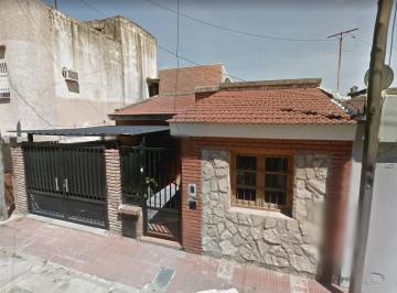 Casa de 4 ambientes, Rosario · Casa de 3 Dorm. con Cochera
