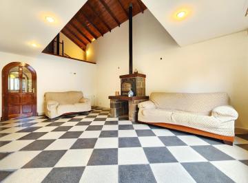 PH · 201m² · 4 Ambientes · 1 Cochera · Chalet en PH, 4 Amb. Reciclado a Nuevo