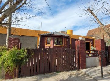 Casa · 75m² · 1 Dormitorio · 1 Cochera · Vendo Hermoso Chalet!