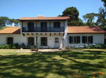 Casa · 250m² · 5 Dormitorios · Casa - San Rafael