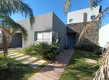 Casa · 149m² · 3 Dormitorios · 1 Cochera · Venta - Casa de 2 Dorm. y Local. Tierra de Sueños III, Roldán.