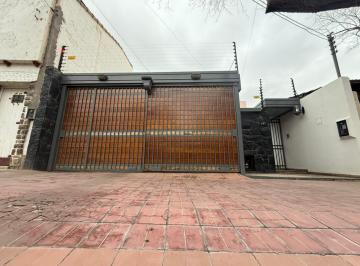 Casa de 6 ambientes, Ciudad de Mendoza · Quinta Seccion, Vicente Gil Casi Paso de Los Andes, Casa
