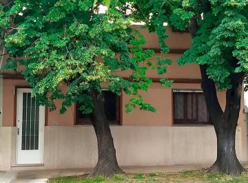 Casa de 3 ambientes, Quilmes · Casa 2 Dorm. con Patio