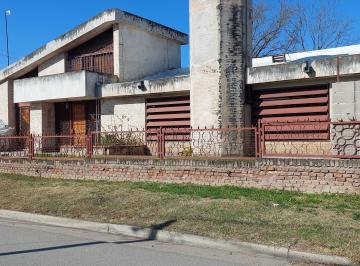 Casa de 3 ambientes, Córdoba · Casa Esquina en Guiñazú
