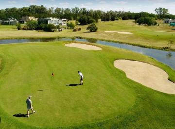 Terreno , Pilar · Lote Al Golf en Venta en Medal Country Club
