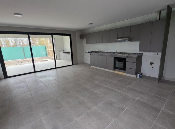 Casa · 100m² · 2 Dormitorios · 2 Cocheras