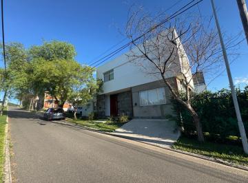 Casa · 300m² · 7 Ambientes · 3 Cocheras · Venta Casa en La Estanzuela - 3 Dorm. - La Calera Cordoba