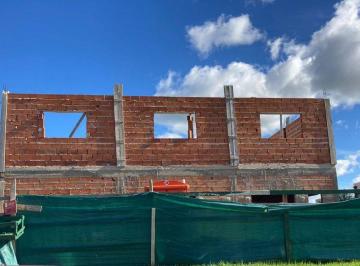 Casa · 259m² · 6 Ambientes · 1 Cochera · Casa 6 Amb en Construccion - Cruz del Sur