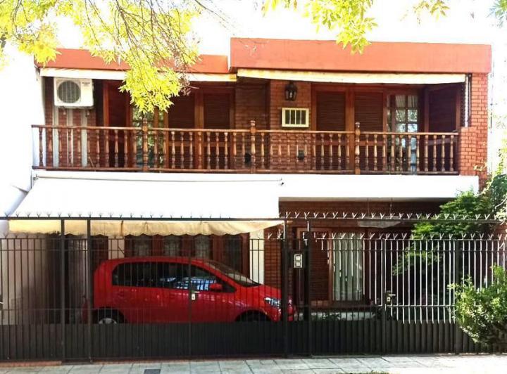 Casa · 310m² · 7 Ambientes · 2 Cocheras