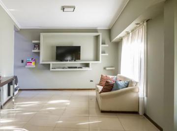 Casa · 140m² · 3 Dormitorios · 1 Cochera · Casa - Centro