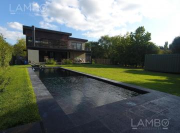 Casa · 240m² · 5 Ambientes · Alquiler Temporario y Anual Pilar La Emilia