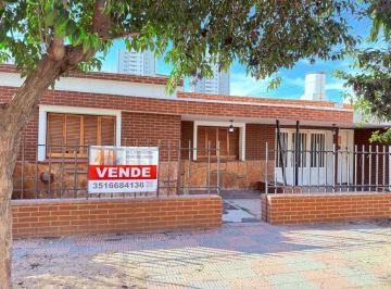 Casa de 5 ambientes, Córdoba · Venta de Casa con Departamento en Barrio Alto Alberdi a m de Av Colón!