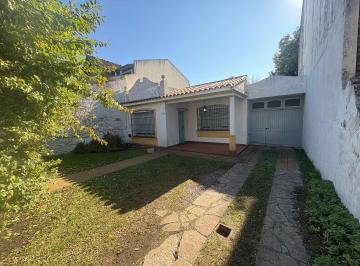 Casa · 140m² · 3 Ambientes · 4 Cocheras · Casa en Venta - Castelar Norte
