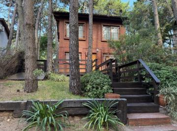 Casa de 3 ambientes, Mar Azul · Casa La Delfina – en El Corazón del Bosque | Retasada y Lista Para Disfrutar
