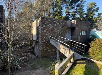 Casa de 4 ambientes, Mar Azul · Casa con Diseño y Naturaleza – Mar Azul, 3 Dorm.