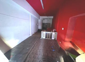 Local comercial · 81m² · Local a La Calle con Sotano - Buena Ubicacion