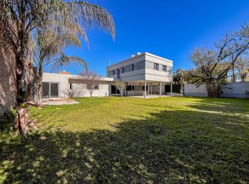 Casa · 168m² · 7 Ambientes · 2 Cocheras · Venta/permuta - Casa de 3 Dorm., Jardin y Parrillero - Garita 14, Funes