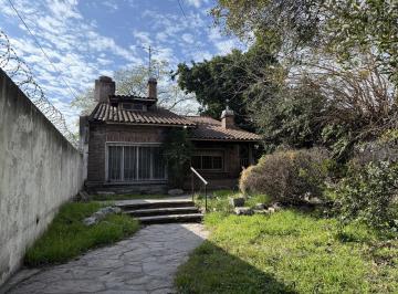 Casa · 390m² · 4 Ambientes · En Venta | Popiedad en Moreno Centro (Lado Sur) de 390 m² en Excelente Ubicacion