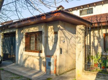 Casa · 153m² · 3 Ambientes · 2 Cocheras · Casa de Tres Dorm. - 603 E/ 8 y 9