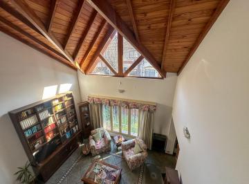 Casa · 183m² · 4 Ambientes · 1 Cochera · Casa Lote Propio en Venta en Martínez 4 Ambientes