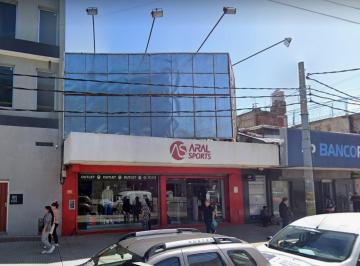 Local comercial · 700m² · Local en Gregorio de Laferrere