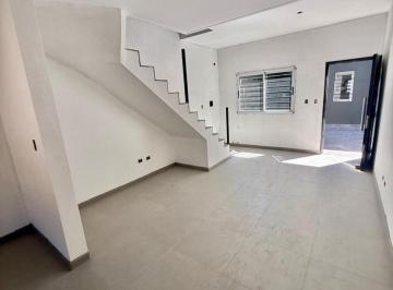 general-san-martin-villa-ballester-venta-ph-3-ambientes · PH en Venta - 3 Amb con Patio - a Estrenar.