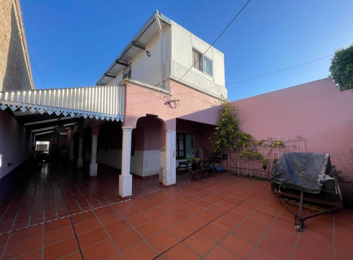Casa · 160m² · 4 Ambientes · 2 Cocheras