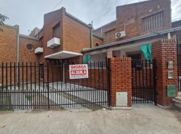 Casa · 161m² · 7 Ambientes · 1 Cochera · Casa en Alquiler Barrio Tejas Rojas