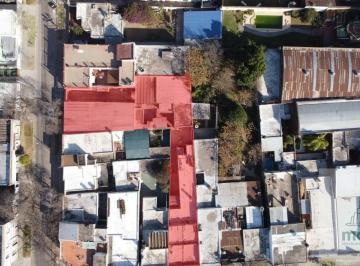 Casa · 496m² · 8 Ambientes · Venta Casa con Salón Comercial y Galpón