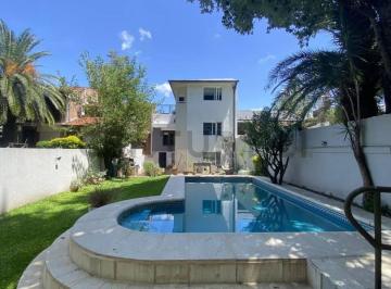 Casa · 211m² · 5 Ambientes · 1 Cochera · Casa en Venta en Tigre Centro