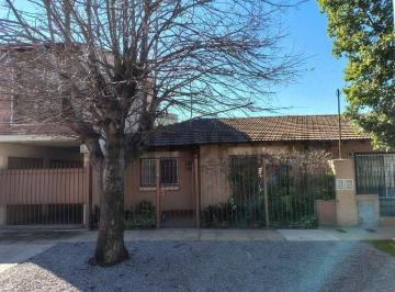 Casa · 108m² · 3 Ambientes · 2 Cocheras · Venta Casa Tipo Chalet Barrio Colcas Don Torcuato, con Monoambiente, Acceso Independiente