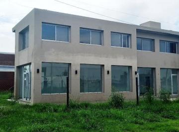 Local comercial de 1 ambiente, Roldán · Local Comercial + Dos Departamentos de 1 Dormitorio