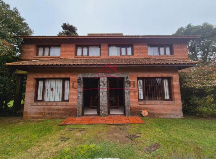 Departamento · 240m² · 6 Ambientes