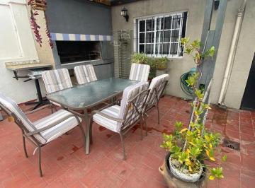 PH · 204m² · 4 Ambientes · 1 Cochera · PH en Venta de 4 Amb en Parque Patricios (Inclán Al 2700)