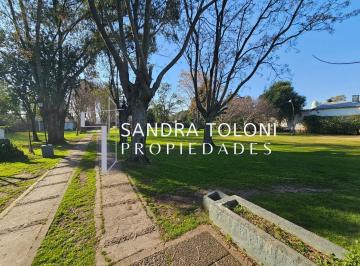 Quinta vacacional · 300m² · 4 Ambientes · 5 Cocheras · Venta de Casa Quinta en Alejandro Korn San Vicente