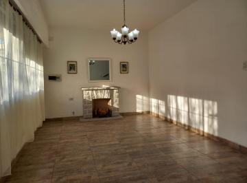 Casa de 5 ambientes, Morón · Casa 4 Ambientes - Castelar Centro