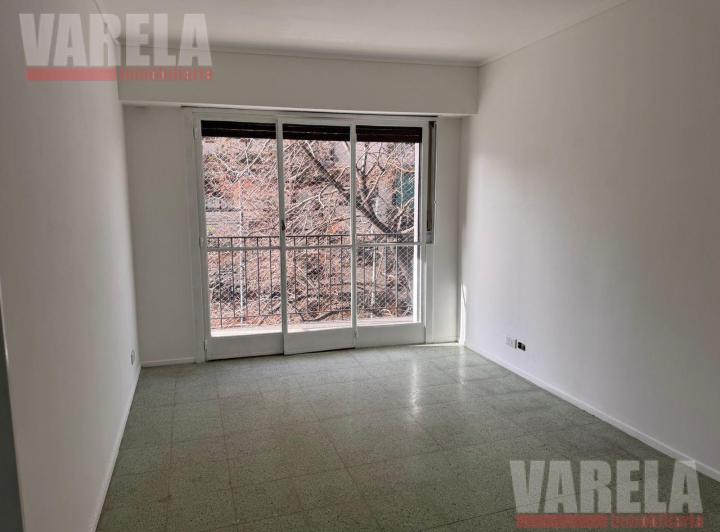 Departamento en Venta Helguera Al 2000 3 Amb. Al Fte C/ Balcón en V. del Parque U$s 108.000