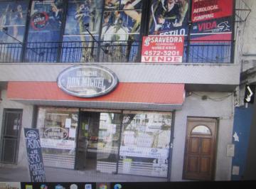 Local comercial , Mataderos · Local, Salon en 1° Piso y Dto. 2 Amb. (Total: 400 m² Cub)