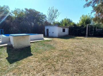 Casa · 140m² · 4 Ambientes · 2 Cocheras · Venta Casa 3 Ambientes con Pileta Casa Adicional en Pontevedra Oportunidad