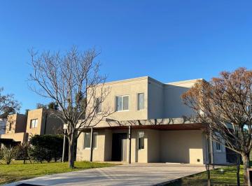 Casa · 185m² · 6 Ambientes · 2 Cocheras · Casa en Estancias del Pilar