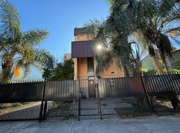 Casa · 122m² · 3 Ambientes · Importante Casa en Venta - Loma Hermosa