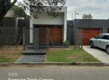 Casa · 298m² · 8 Ambientes · 2 Cocheras · Casa en Venta - Barrio Jardín Espinosa