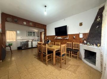 Casa · 130m² · 5 Ambientes · Casa en Villa Amelia