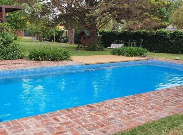Casa · 106m² · 2 Dormitorios · Casa en Venta en Funes