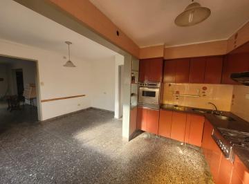 Casa · 120m² · 3 Ambientes · 1 Cochera · Casa de Dos Dorm. en Alquiler