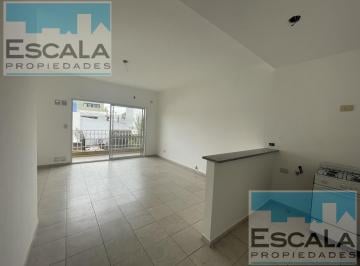 Departamento · 60m² · 3 Ambientes · Departamento de Dos Dorm por Escaleras con Balcon en Venta